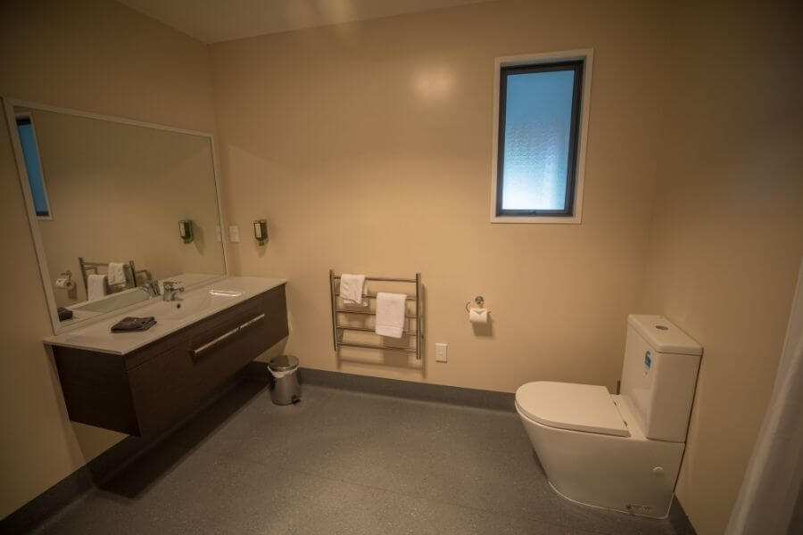2-Bedroom unit bathroom toilet and vanity